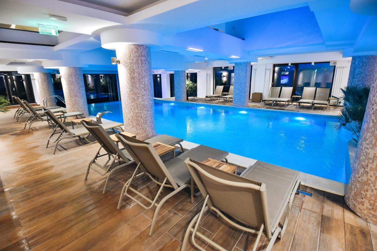 Castelnor Hotel Păltiniş Exterior foto